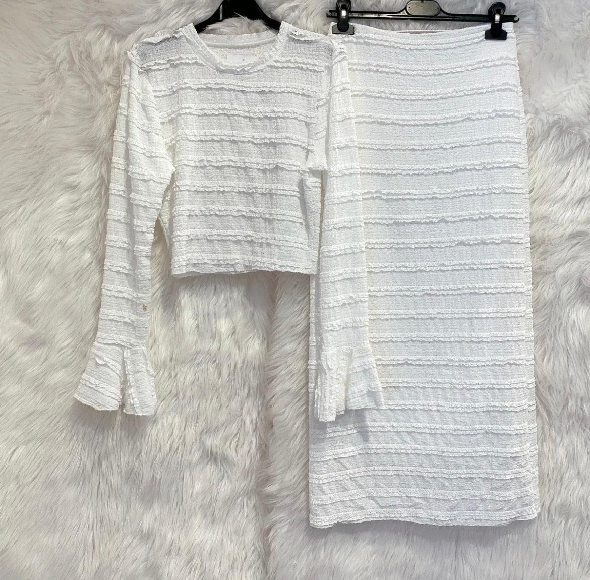 COMPLETO TOP CON GONNA LUNGA