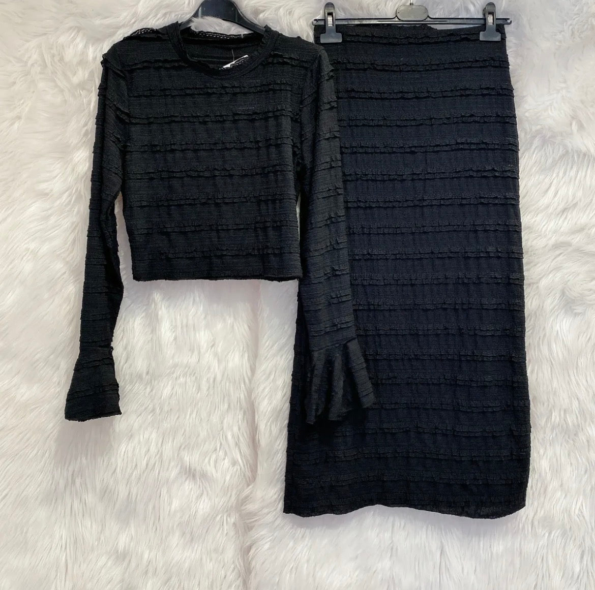 COMPLETO TOP CON GONNA LUNGA