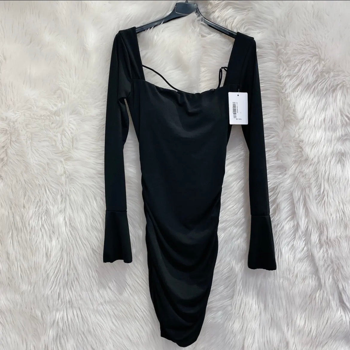 VESTITO CON MANICHE A SBUFFO