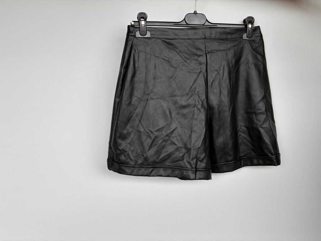 PANTALONCINI IN ECOPELLE